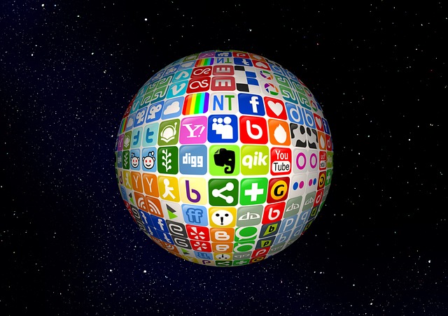10 Ways to Attract the Right Following on Social Media